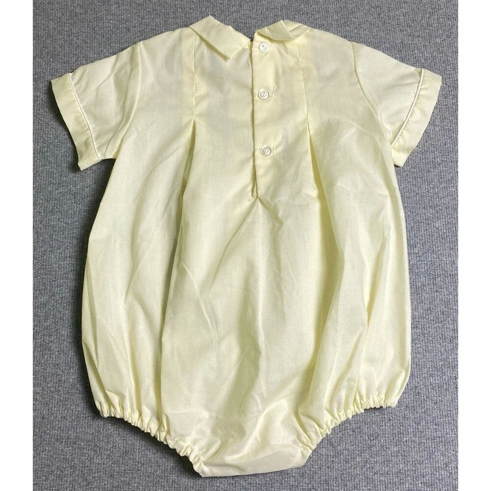 Vintage Alexis Infant Boy Yellow One Piece Outfit Embroidered Dogs Sz 18 Month - Picture 2 of 4